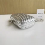 Bottega Veneta (BV) Knot