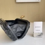 Bottega Veneta (BV) Knot