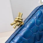 Bottega Veneta (BV) Knot